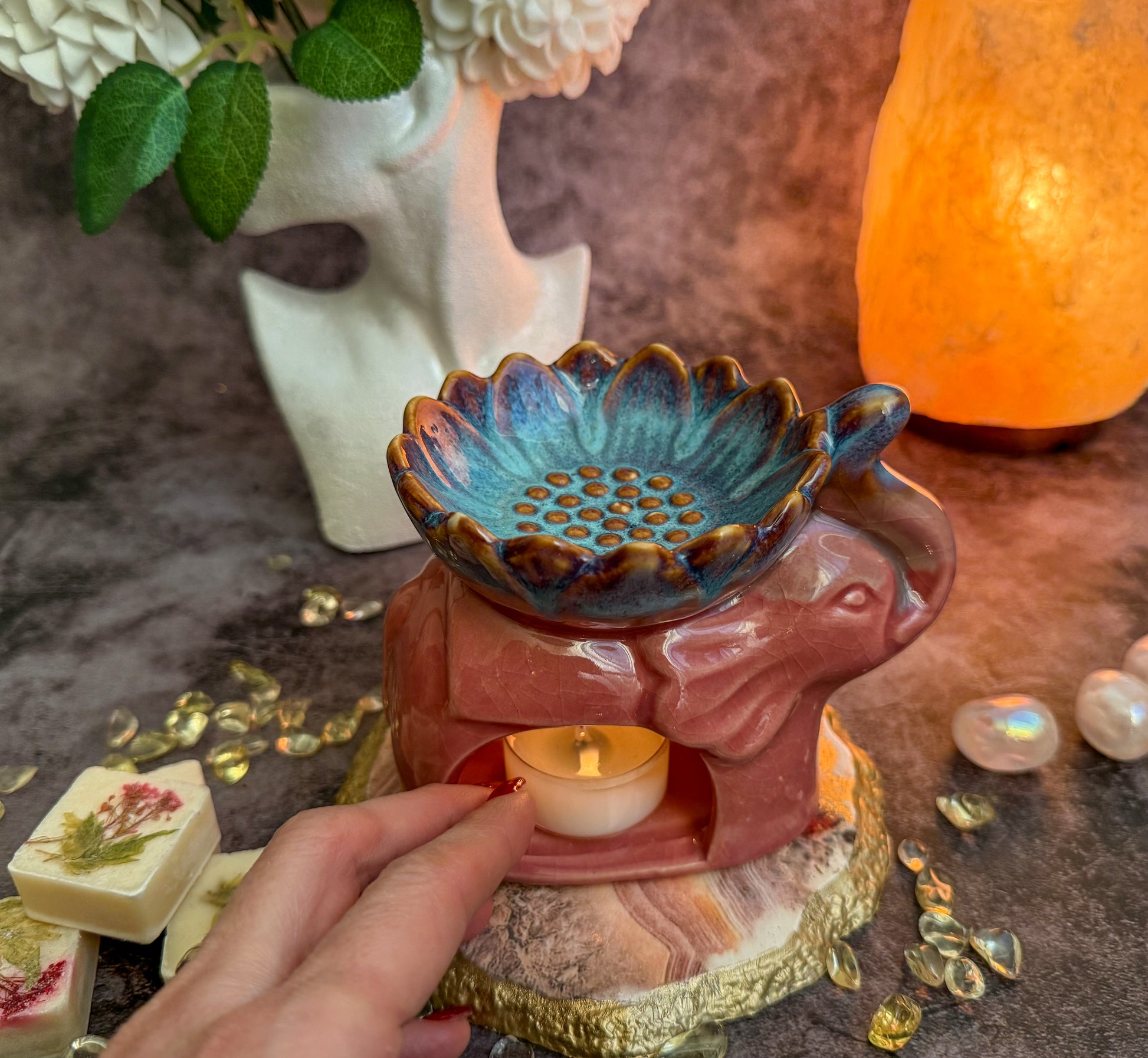 Duftlampe Elefant mit Blüte aus Keramik Farbe Rosa